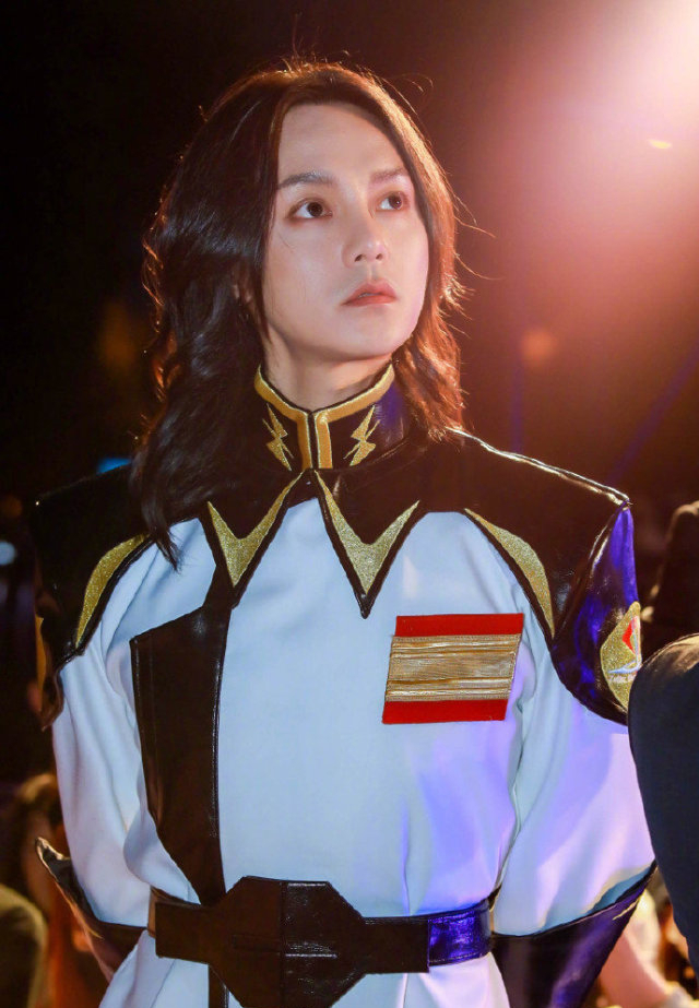 尹正陈都灵恋情曝光,两人被拍,网友:我还停留在他和蒋梦婕时期休闲区蓝鸢梦想 - Www.slyday.coM 尹正陈都灵恋情曝光,两人被拍,网友:我还停留在他和蒋梦婕时期休闲区蓝鸢梦想 - Www.slyday.coM