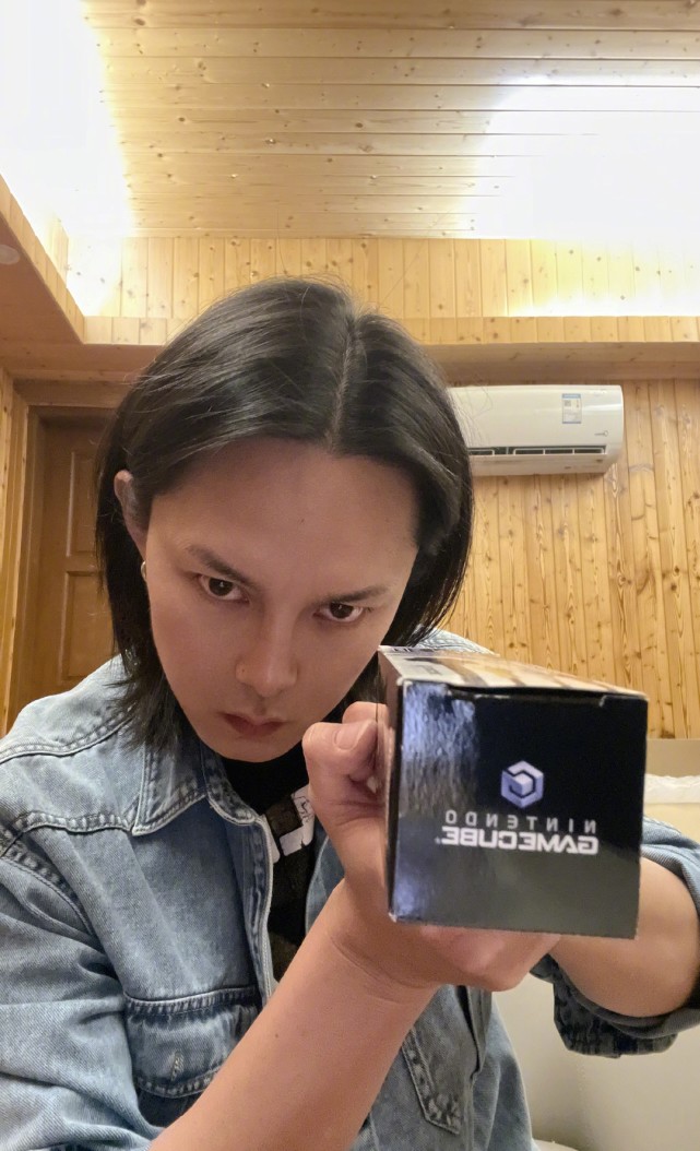 尹正陈都灵恋情曝光,两人被拍,网友:我还停留在他和蒋梦婕时期休闲区蓝鸢梦想 - Www.slyday.coM 尹正陈都灵恋情曝光,两人被拍,网友:我还停留在他和蒋梦婕时期休闲区蓝鸢梦想 - Www.slyday.coM