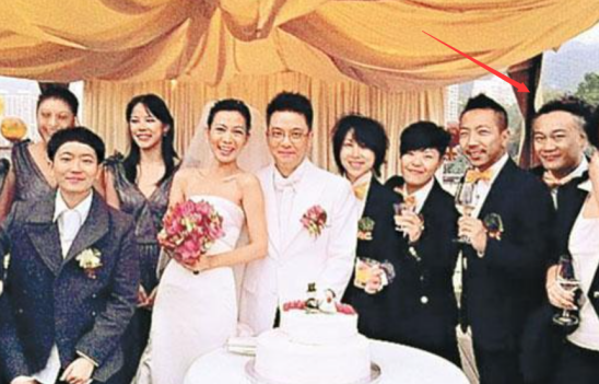 最美“木婉清”近照曝光，49岁身材苗条似少女，结婚多年未生子