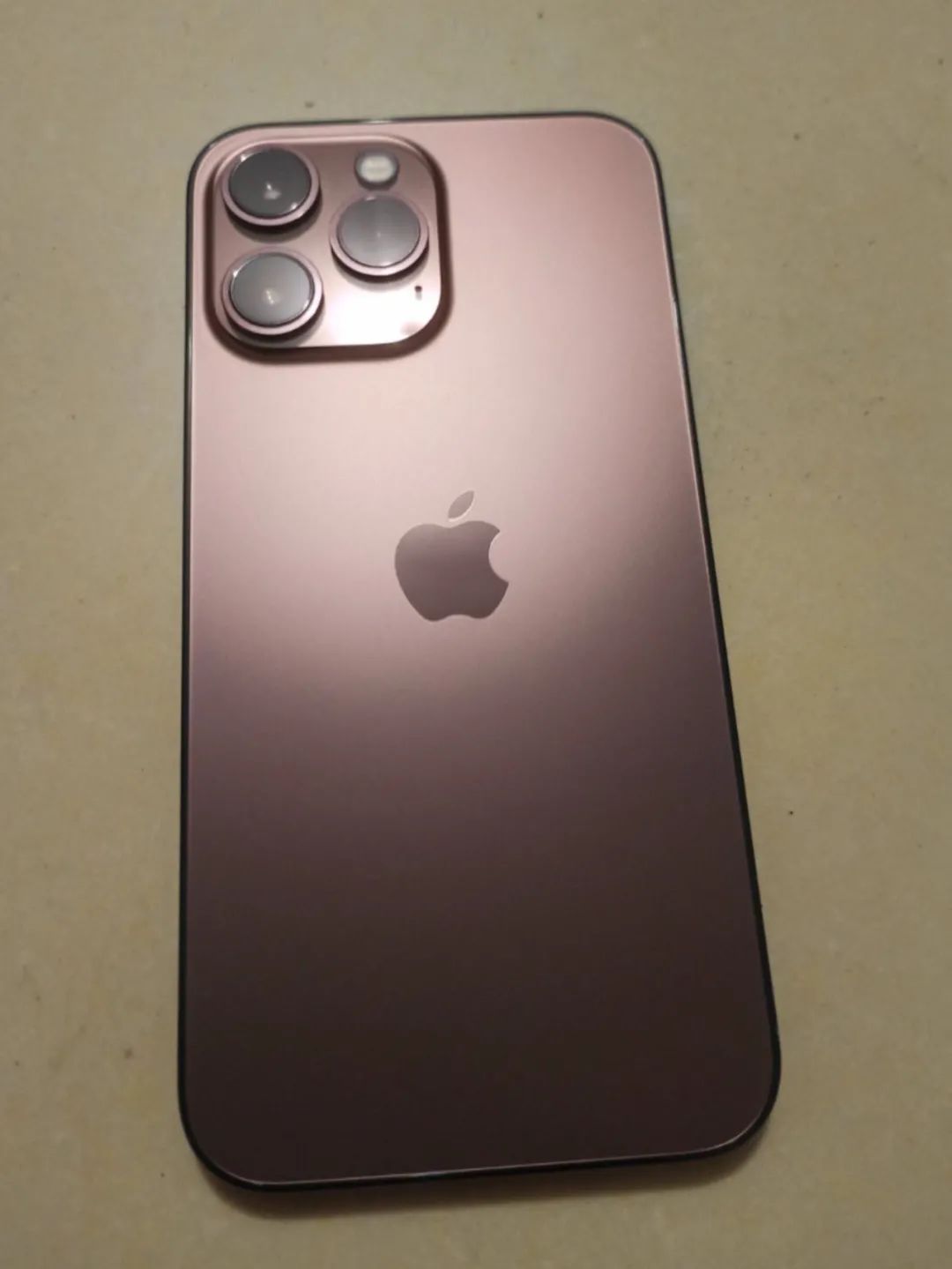 iphone13真机颜色,iphone13颜色 iphone 13真机长这样,就和12差个色?真就挤牙膏呗?