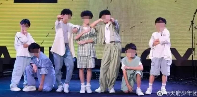 均龄8岁少年团出道:资本游戏请远离孩子!休闲区蓝鸢梦想 - Www.slyday.coM 均龄8岁少年团出道:资本游戏请远离孩子!休闲区蓝鸢梦想 - Www.slyday.coM