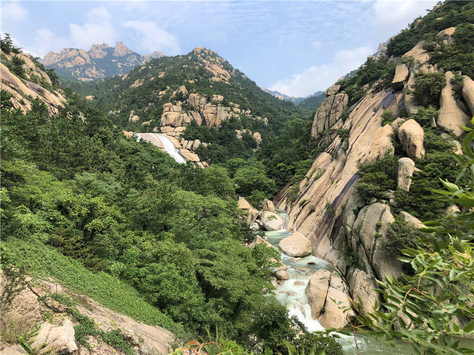 雨后崂山水量充沛 "龙潭喷雨"美景再现