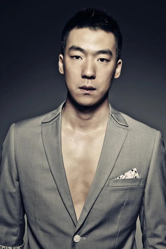 《扫黑风暴》孙兴看黄希的眼神像看猎物,吴晓亮的演技绝了休闲区蓝鸢梦想 - Www.slyday.coM 《扫黑风暴》孙兴看黄希的眼神像看猎物,吴晓亮的演技绝了休闲区蓝鸢梦想 - Www.slyday.coM