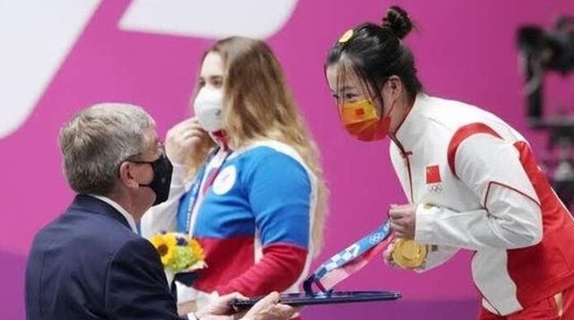 00后奥运双金得主杨倩火了,揭秘她“背后的努力”,难怪能得金牌休闲区蓝鸢梦想 - Www.slyday.coM 00后奥运双金得主杨倩火了,揭秘她“背后的努力”,难怪能得金牌休闲区蓝鸢梦想 - Www.slyday.coM