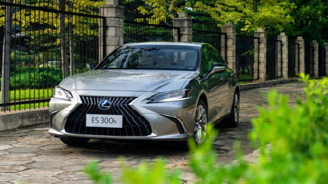 这台车，曾经以一己之力，在华撑起了整个品牌，它就是雷克萨斯ES