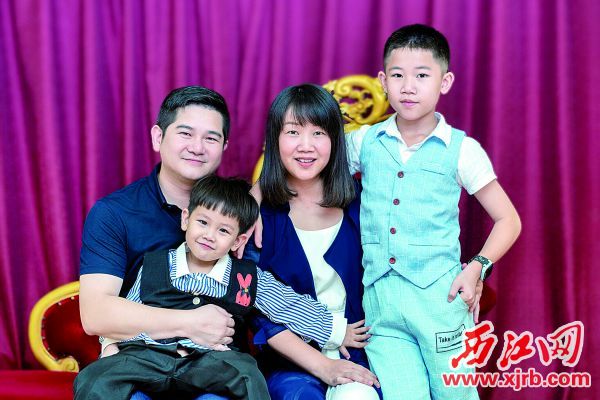 张卫新家全家福 受访者供图