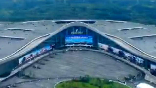 智能旗舰 有咖有WEY 智能持续进阶，摩力引领前行！