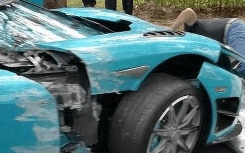 仅有一台柯尼塞格CCXR撞了！车险员绕车一圈，当场崩溃：这咋赔