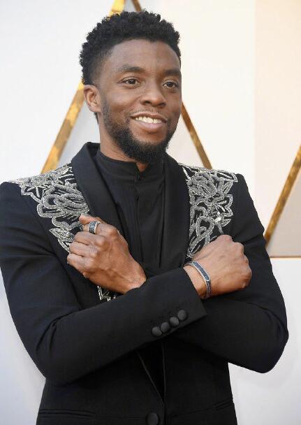 “黑豹”扮演者博斯曼去世一周年 多位合作演员发文怀念休闲区蓝鸢梦想 - Www.slyday.coM “黑豹”扮演者博斯曼去世一周年 多位合作演员发文怀念休闲区蓝鸢梦想 - Www.slyday.coM