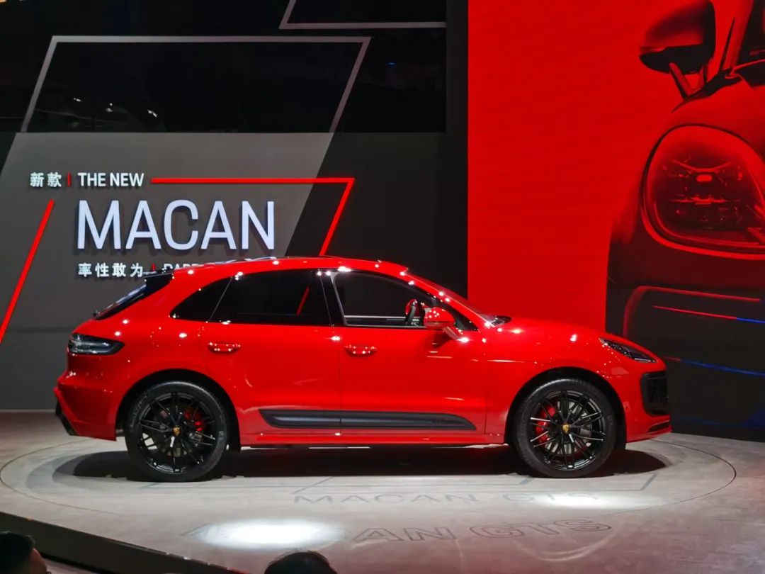 保时捷macan红色新款,保时捷macan2020新款红色 且买且珍惜,这可能是最后一款燃油版的保时捷macan了!