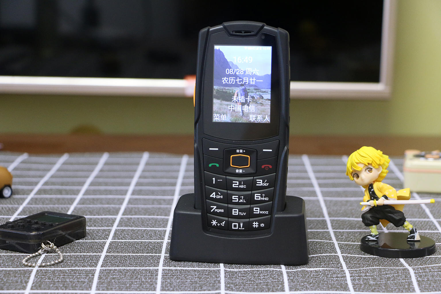 2.4寸触屏搭人体工学键盘,刷抖音玩微信,三防老人机也能这么潮休闲区蓝鸢梦想 - Www.slyday.coM 2.4寸触屏搭人体工学键盘,刷抖音玩微信,三防老人机也能这么潮休闲区蓝鸢梦想 - Www.slyday.coM