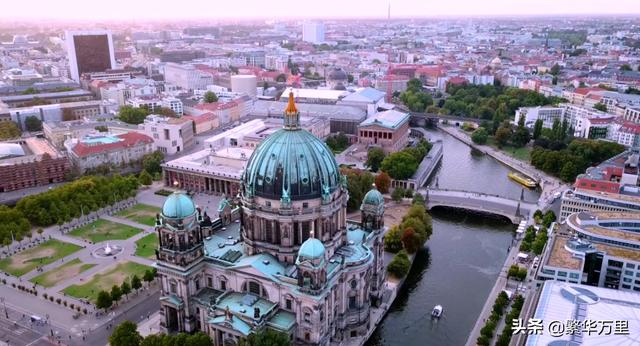 德国8320万人,经济是广东省的2倍,普通人一月工资多少钱?休闲区蓝鸢梦想 - Www.slyday.coM 德国8320万人,经济是广东省的2倍,普通人一月工资多少钱?休闲区蓝鸢梦想 - Www.slyday.coM