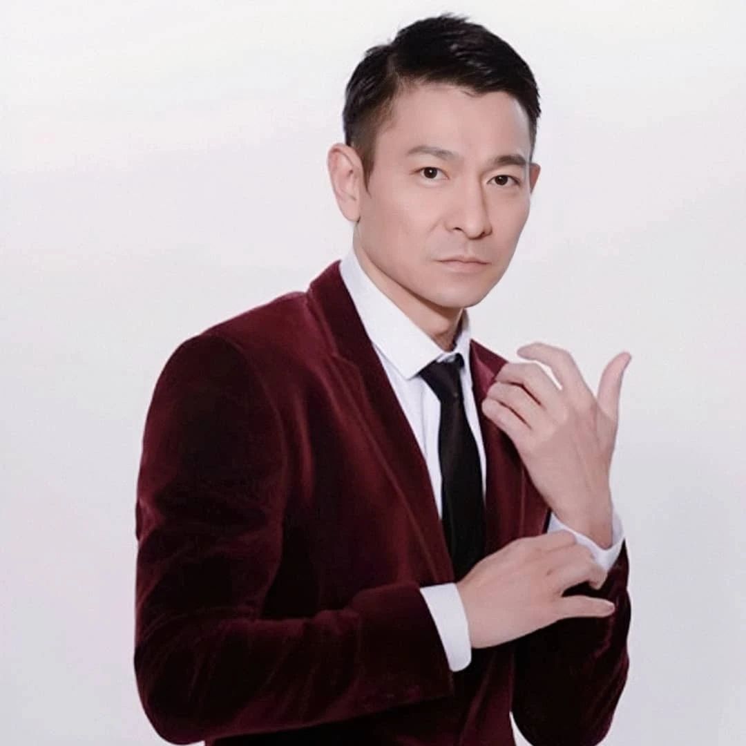 曾经的一位下属,若干年后成为行业的超级大佬,以前的那位领导会不会为没帮过对方而遗憾?