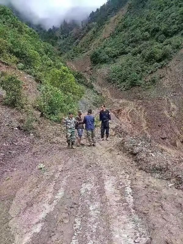 教科书式避险!盐源30余名学生上学路上四遇泥石流休闲区蓝鸢梦想 - Www.slyday.coM 教科书式避险!盐源30余名学生上学路上四遇泥石流休闲区蓝鸢梦想 - Www.slyday.coM