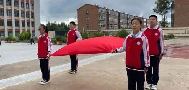 【大河早新闻】河南男子两次跳水救溺水母子/“弑母案”吴谢宇要上诉/李阳被控家暴女儿休闲区蓝鸢梦想 - Www.slyday.coM 【大河早新闻】河南男子两次跳水救溺水母子/“弑母案”吴谢宇要上诉/李阳被控家暴女儿休闲区蓝鸢梦想 - Www.slyday.coM