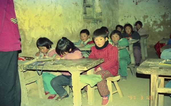 找到了!她,已成为一名医生!24年前照片上的那个女孩实现梦想走出了大山休闲区蓝鸢梦想 - Www.slyday.coM 找到了!她,已成为一名医生!24年前照片上的那个女孩实现梦想走出了大山休闲区蓝鸢梦想 - Www.slyday.coM