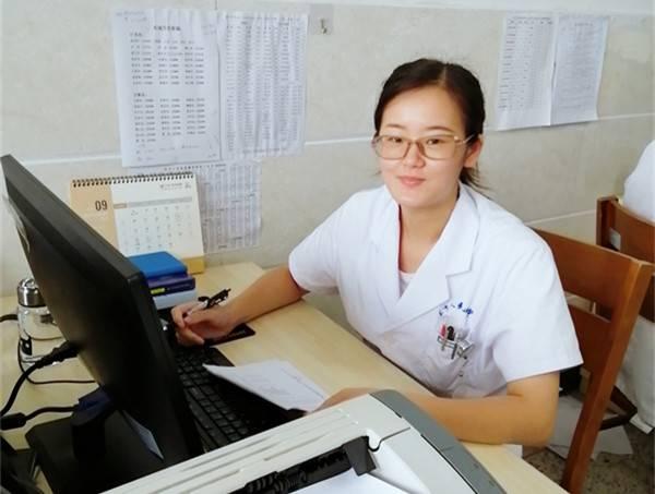 找到了!她,已成为一名医生!24年前照片上的那个女孩实现梦想走出了大山休闲区蓝鸢梦想 - Www.slyday.coM 找到了!她,已成为一名医生!24年前照片上的那个女孩实现梦想走出了大山休闲区蓝鸢梦想 - Www.slyday.coM