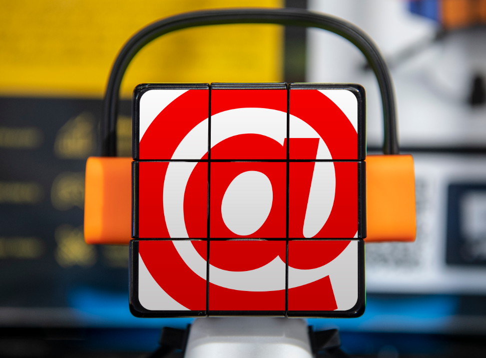 腾讯声明放弃音乐版权独家授权权力,在线音乐如何律动后版权时代?休闲区蓝鸢梦想 - Www.slyday.coM 腾讯声明放弃音乐版权独家授权权力,在线音乐如何律动后版权时代?休闲区蓝鸢梦想 - Www.slyday.coM