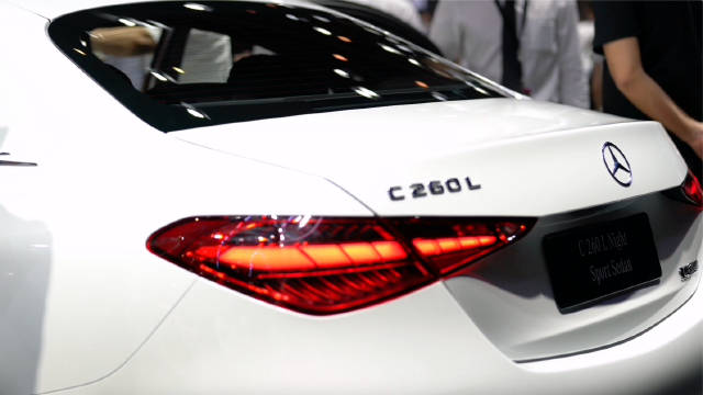 即使现在你因为一时妥协而选择了其他品牌，但总有一天你会拥有一台梅赛德斯奔驰