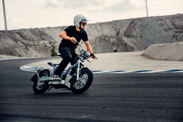 CAKE推出耐用Makka电动滑板车 专为城市骑行设计