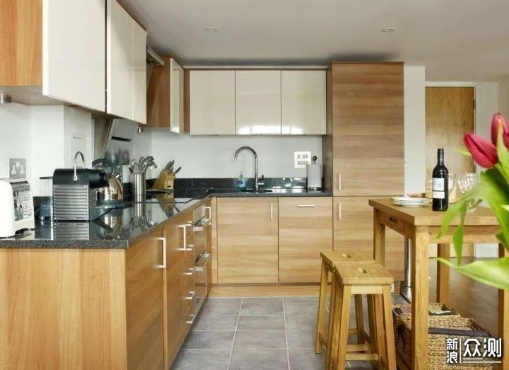 怎样装修厨房又好看又便宜 70d8-90e0b7f2712aa36440a8bdd3938ad0a3.jpg