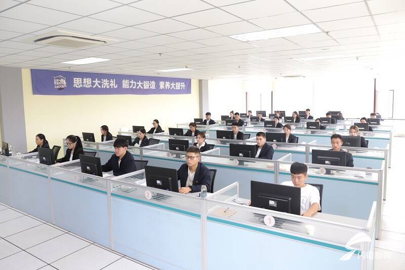 电子驾照落地第二天,济南已有20多万人成功申领休闲区蓝鸢梦想 - Www.slyday.coM 电子驾照落地第二天,济南已有20多万人成功申领休闲区蓝鸢梦想 - Www.slyday.coM