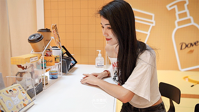 1192号浦东百联世纪大都会一楼中庭——编辑 | 颗颗设计 | 阿草摄影