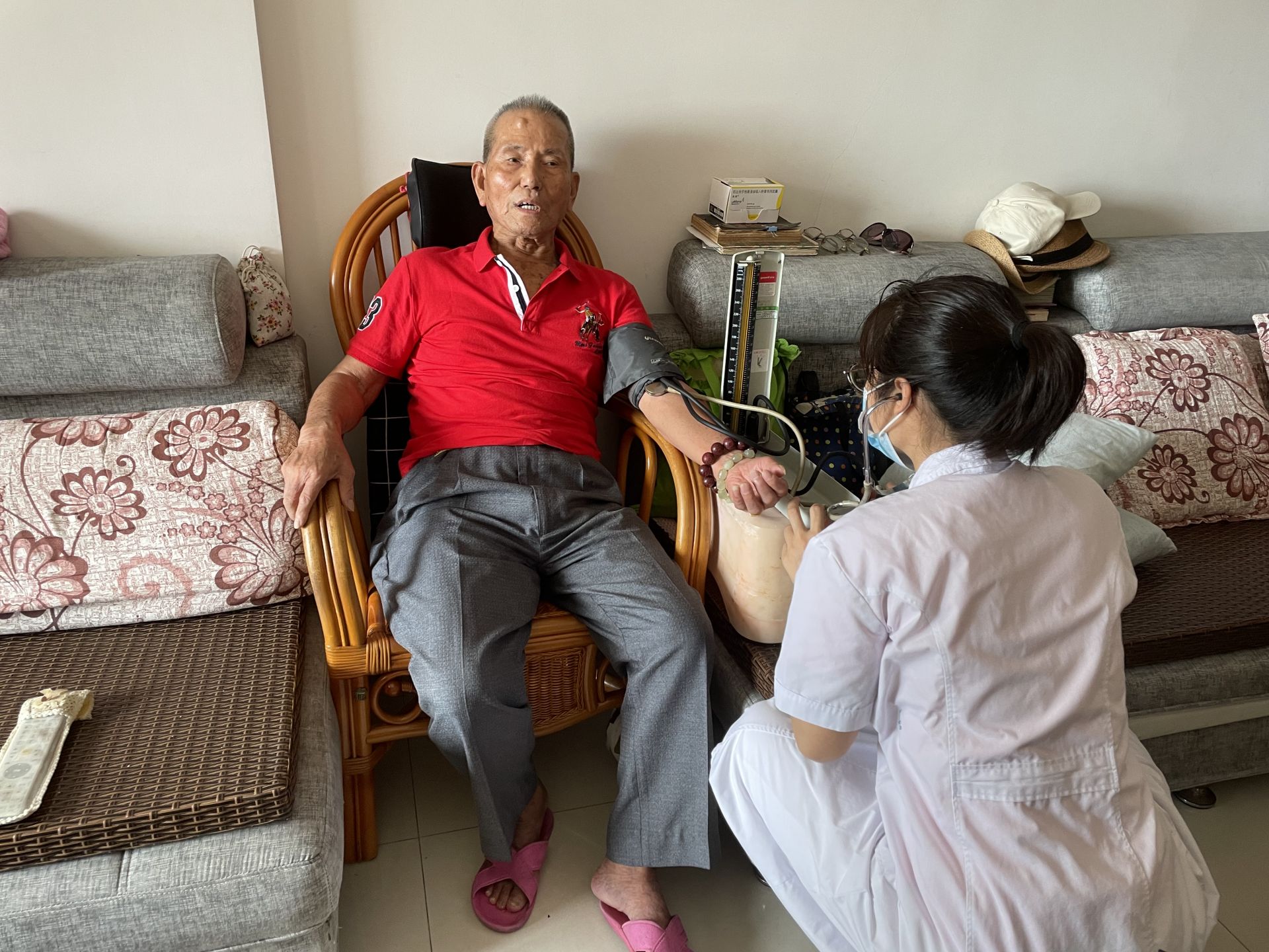 三水百岁老人接种新冠疫苗:打上疫苗,心里踏实多了!休闲区蓝鸢梦想 - Www.slyday.coM 三水百岁老人接种新冠疫苗:打上疫苗,心里踏实多了!休闲区蓝鸢梦想 - Www.slyday.coM