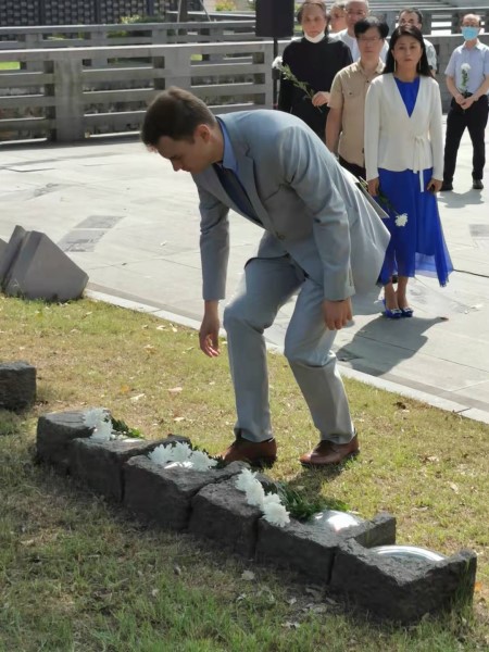 纪念中国人民抗日战争暨世界反法西斯战争胜利76周年系列活动在上海淞沪抗战纪念馆举行休闲区蓝鸢梦想 - Www.slyday.coM 纪念中国人民抗日战争暨世界反法西斯战争胜利76周年系列活动在上海淞沪抗战纪念馆举行休闲区蓝鸢梦想 - Www.slyday.coM