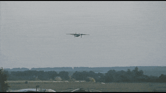 喀布尔鬼门关:飞机粗暴拉升,自杀式降落,怕被塔利班导弹打下来休闲区蓝鸢梦想 - Www.slyday.coM 喀布尔鬼门关:飞机粗暴拉升,自杀式降落,怕被塔利班导弹打下来休闲区蓝鸢梦想 - Www.slyday.coM