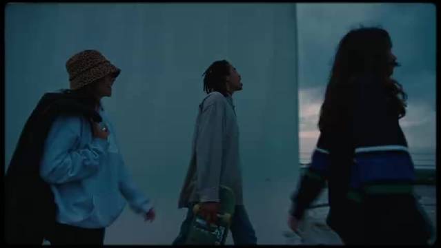 宝马Motorrad CE 02两轮动概念车全球首发，整车重量约120公斤……