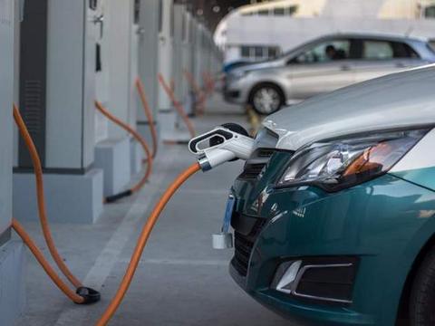 传统汽车公司和初创汽车公司，在电动车领域，谁更有优势？