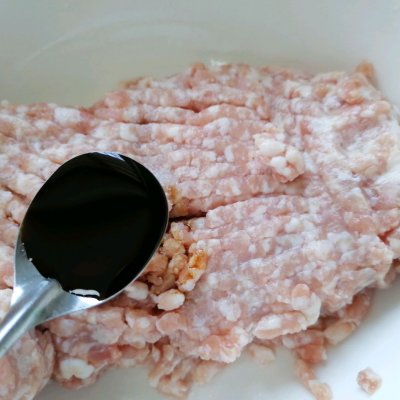 狮子头怎么做（狮子头怎么做好吃视频）