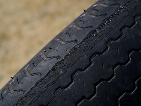 [危险的轮胎裂纹] 裂纹原因总结及修复/预防方法