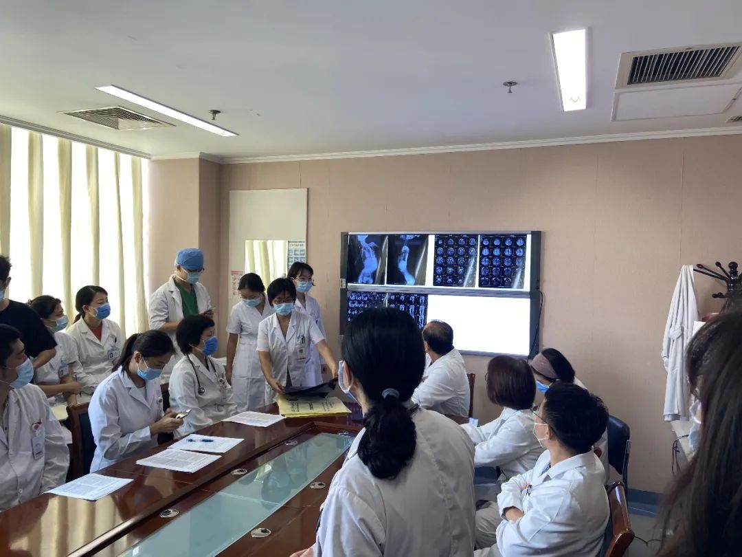 18岁,体重18公斤的他到大学报到了!高考645分,立志做中国的“霍金”!休闲区蓝鸢梦想 - Www.slyday.coM 18岁,体重18公斤的他到大学报到了!高考645分,立志做中国的“霍金”!休闲区蓝鸢梦想 - Www.slyday.coM