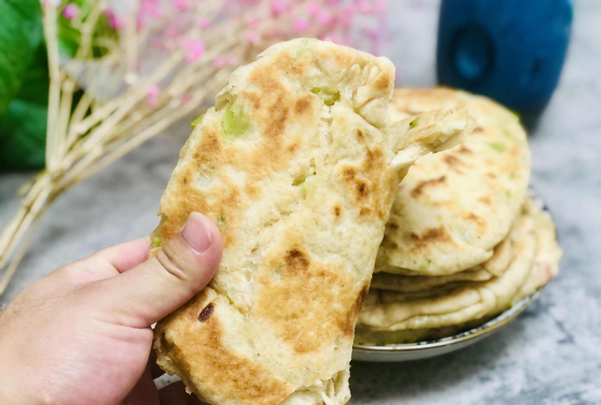河南特色烙大饼,家里有面粉就能做,比蒸馒头省事,比肉夹馍好吃 第15张 河南特色烙大饼,家里有面粉就能做,比蒸馒头省事,比肉夹馍好吃 第15张