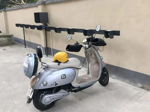 这3种充电方法很伤电池，但车主都在用，难怪电动车越来越不耐用