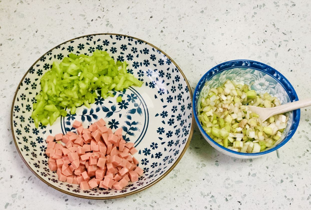 河南特色烙大饼,家里有面粉就能做,比蒸馒头省事,比肉夹馍好吃 第6张 河南特色烙大饼,家里有面粉就能做,比蒸馒头省事,比肉夹馍好吃 第6张