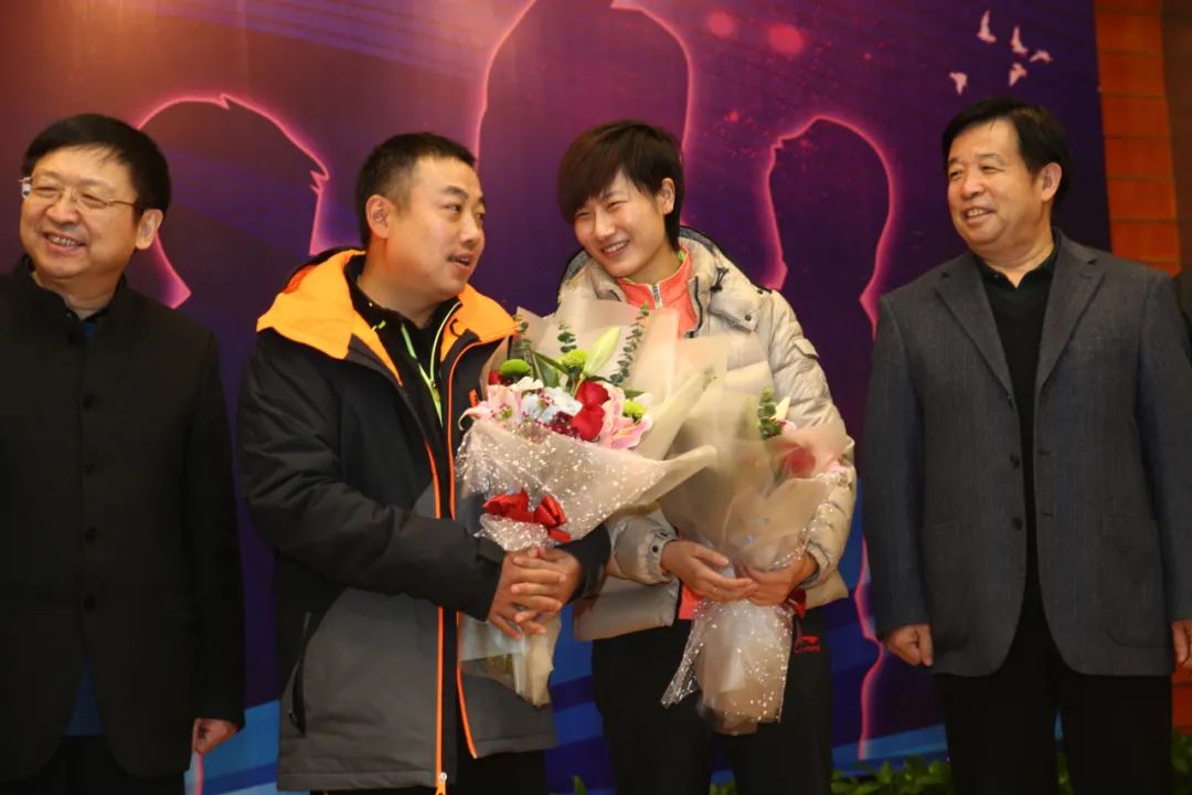 丁宁宣布退役,将入学北大!刘国梁张怡宁送上寄语休闲区蓝鸢梦想 - Www.slyday.coM 丁宁宣布退役,将入学北大!刘国梁张怡宁送上寄语休闲区蓝鸢梦想 - Www.slyday.coM