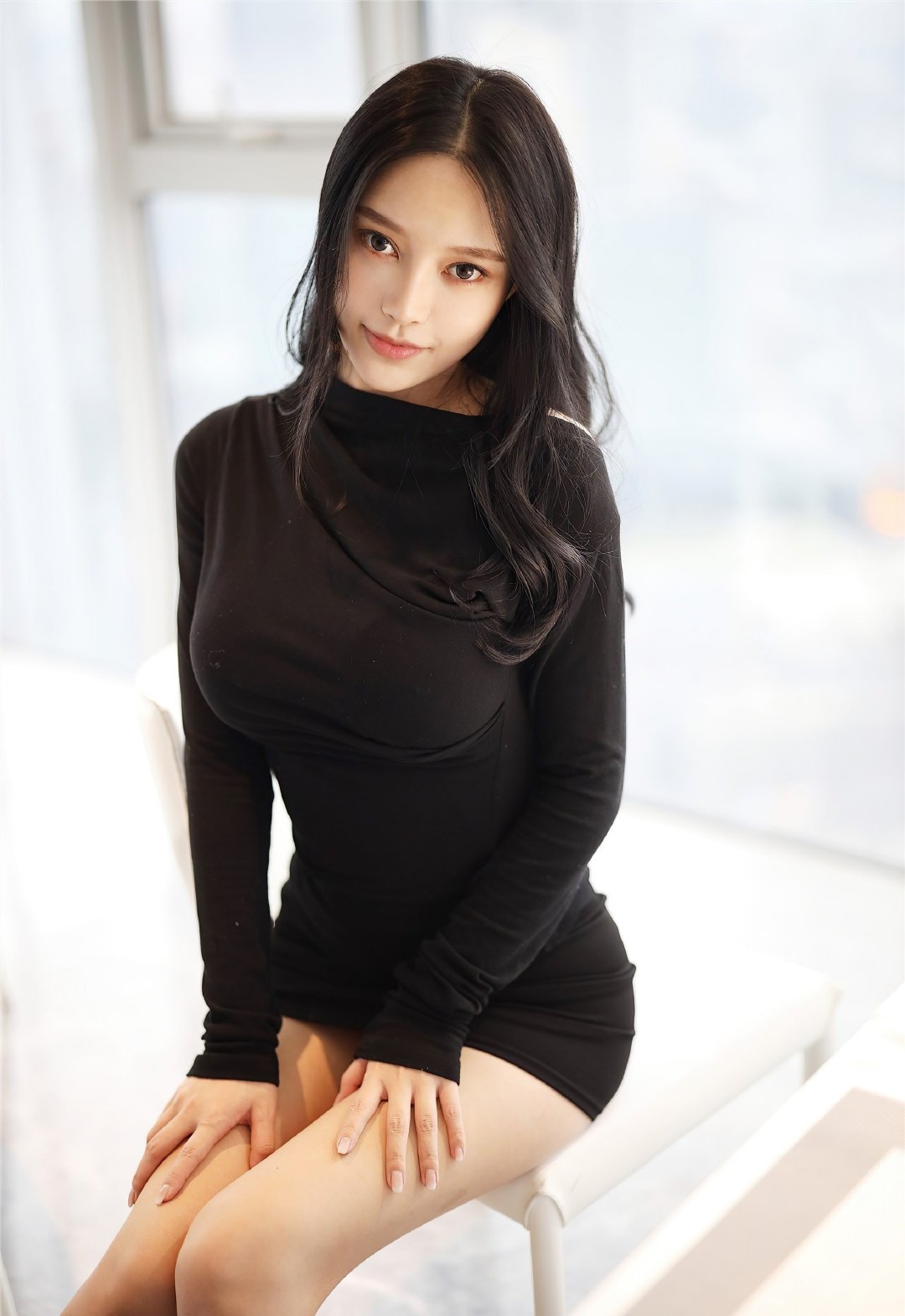 黑色连衣裙怎么搭配（黑色长款连衣裙搭配什么鞋子好看）