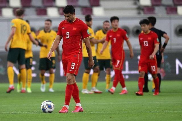 国足惨败澳大利亚反思！球队定位偏高，双后腰成对阵<a href=