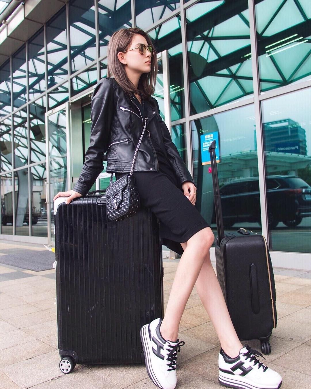 昆凌才是“辣妈圈”最会穿的,一件泡泡袖连衣裙,细腰长腿这抢镜 昆凌才是“辣妈圈”最会穿的,一件泡泡袖连衣裙,细腰长腿这抢镜