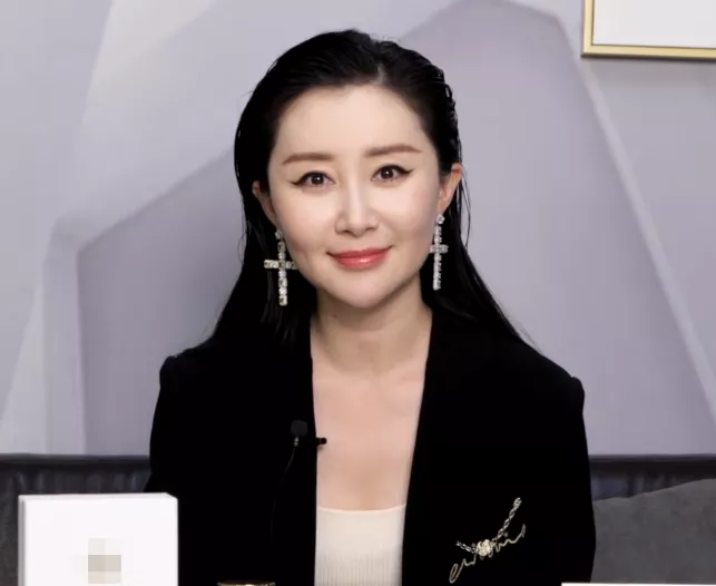 眼角鱼尾纹怎么办（眼角有鱼尾纹怎么消除）