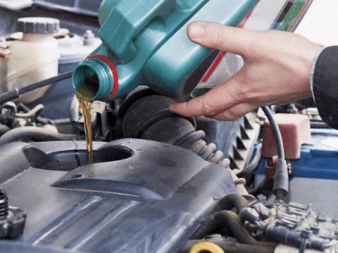 凭啥外国汽车40年还能上路，而国内开15年就报废？老司机给出答案