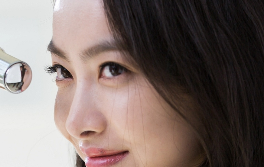 眼角鱼尾纹怎么办（眼角有鱼尾纹怎么消除）