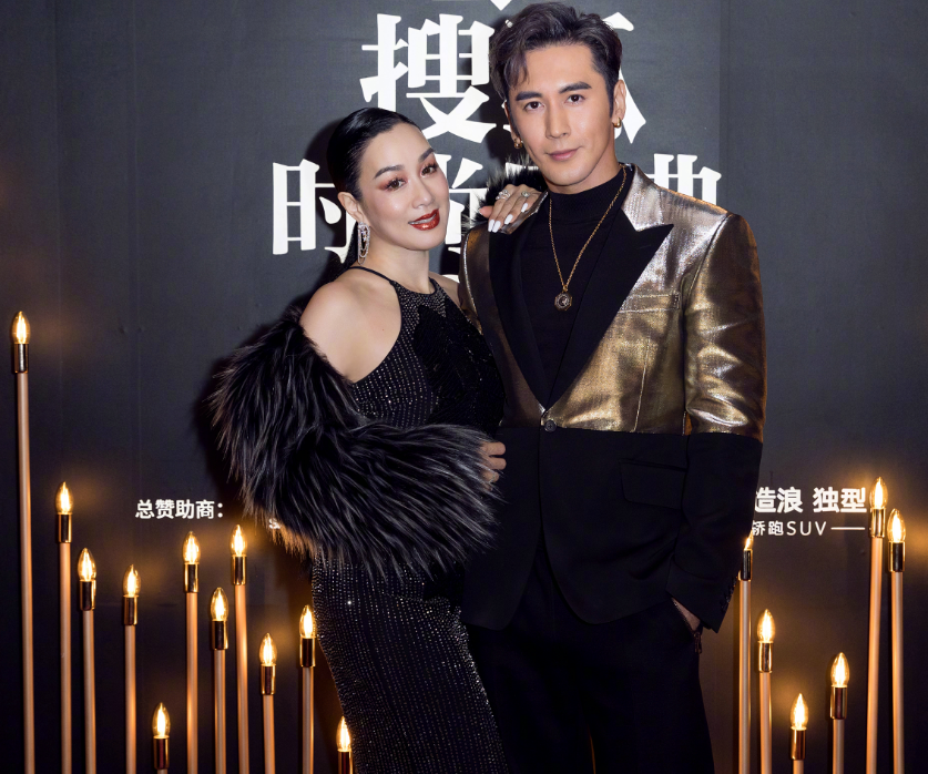中年女星红毯图鉴：52岁陶红性感敢穿，吴越短发温柔，陈数女王范