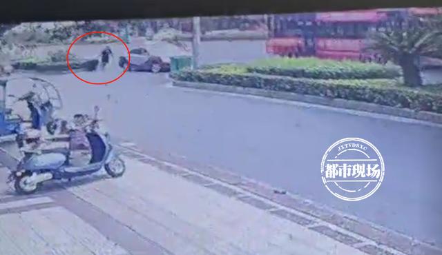 悬赏3万!江西泰和发生重大刑事案,皮箱藏尸血迹渗出被发现休闲区蓝鸢梦想 - Www.slyday.coM 悬赏3万!江西泰和发生重大刑事案,皮箱藏尸血迹渗出被发现休闲区蓝鸢梦想 - Www.slyday.coM