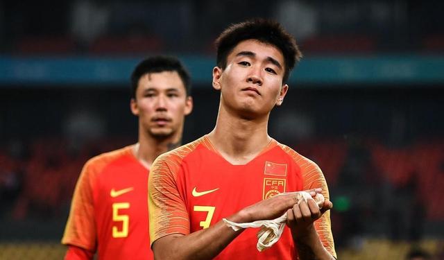 韦世豪不配？最强突破手落选国足大名单，李铁对阵<a href=