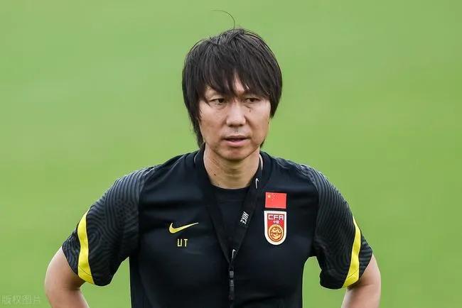 国足0-1<a href=