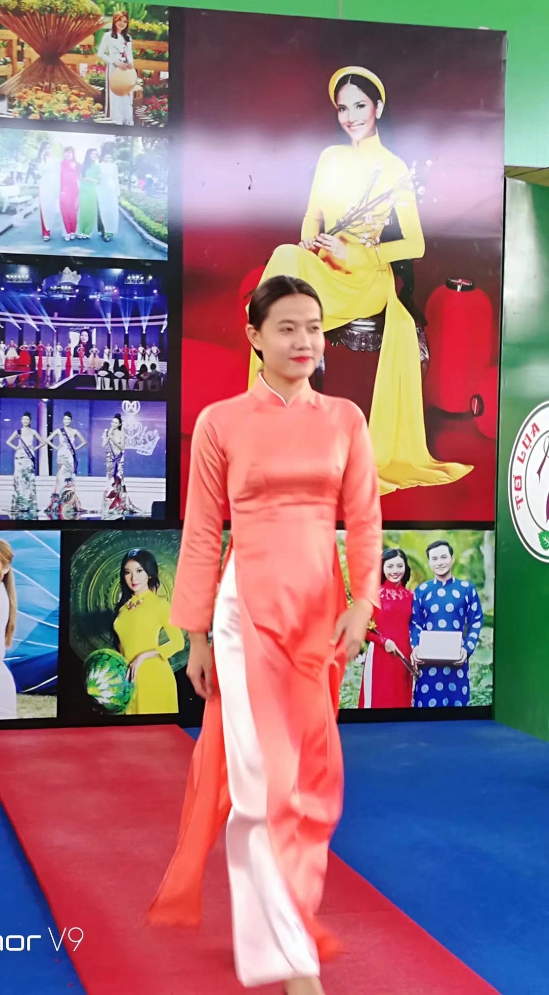 越南旗袍是越南女人的国服，这种服饰和中国旗跑极为相似……